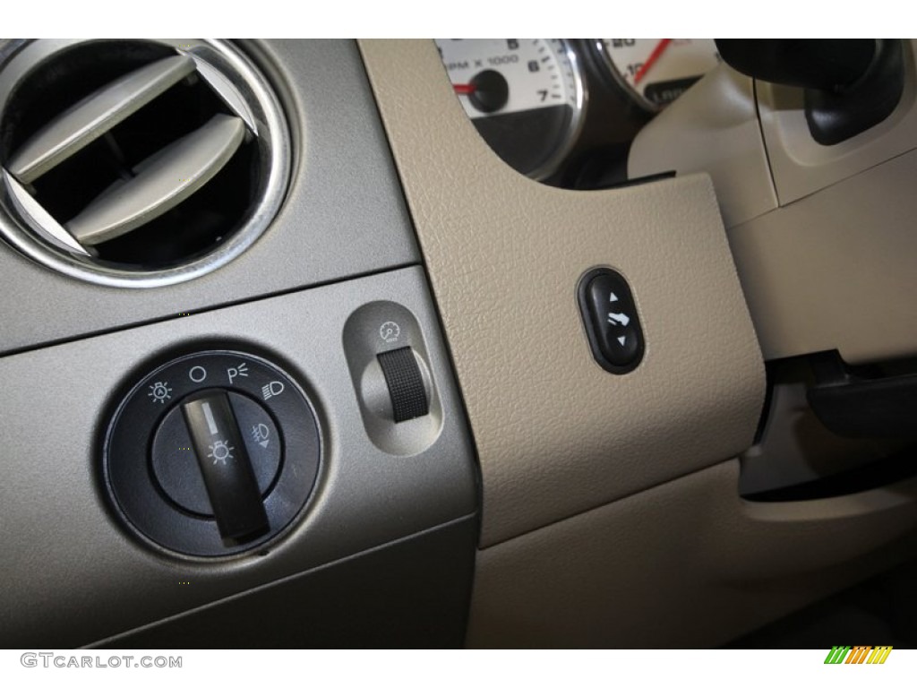 2004 F150 Lariat SuperCrew - Arizona Beige Metallic / Tan photo #30