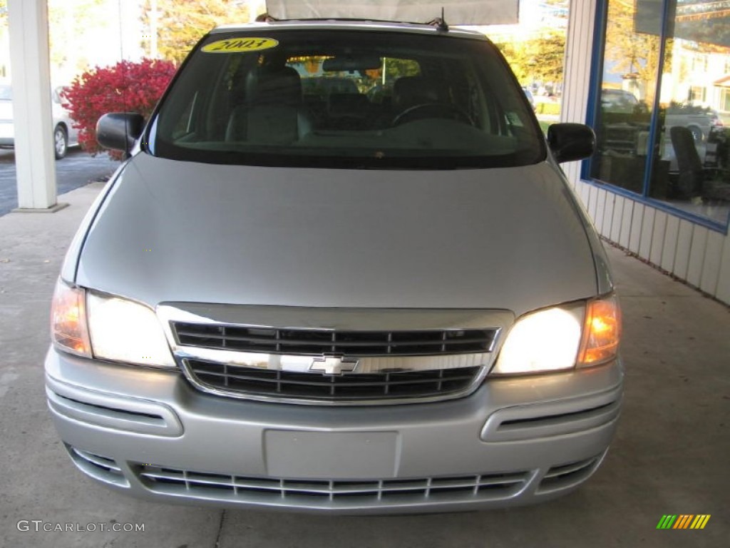 2003 Venture  - Galaxy Silver Metallic / Dark Gray photo #7