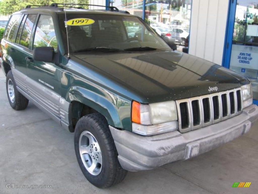 1997 Grand Cherokee Laredo 4x4 - Forest Green Pearl / Agate Black photo #1