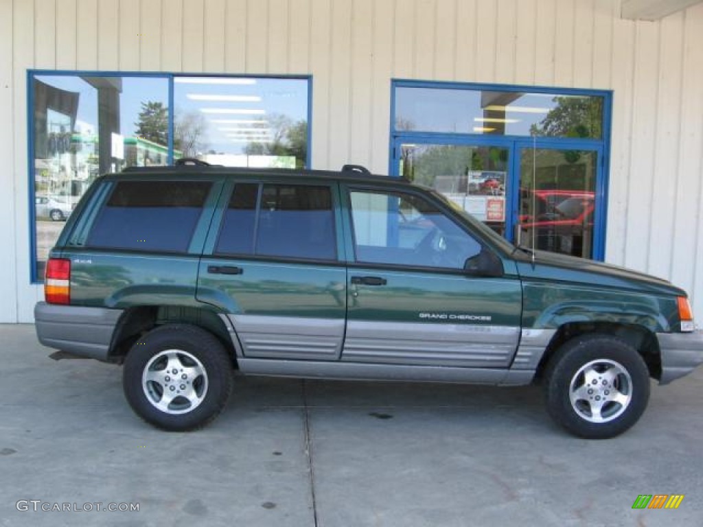 1997 Grand Cherokee Laredo 4x4 - Forest Green Pearl / Agate Black photo #2