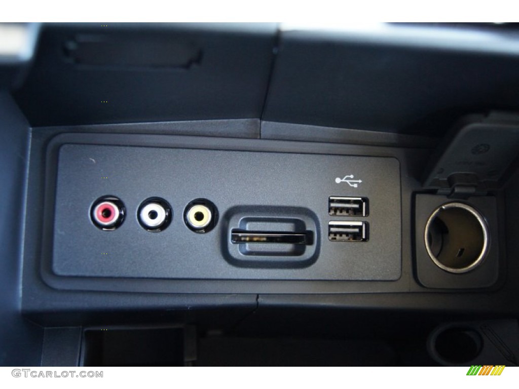 2013 Ford Fusion SE Controls Photo #72305380