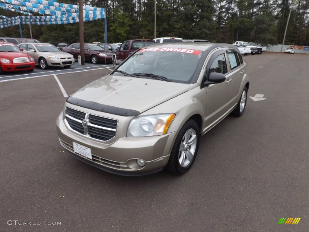 2010 Caliber Mainstreet - Light Sandstone Metallic / Dark Slate Gray/Medium Graystone photo #1