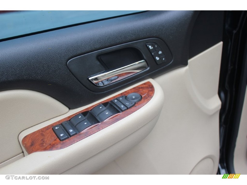 2007 Suburban 1500 LT - Black / Light Cashmere/Ebony photo #17