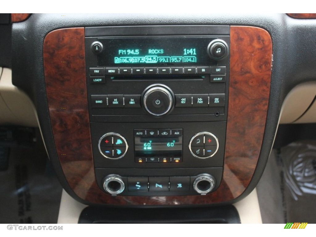 2007 Suburban 1500 LT - Black / Light Cashmere/Ebony photo #21