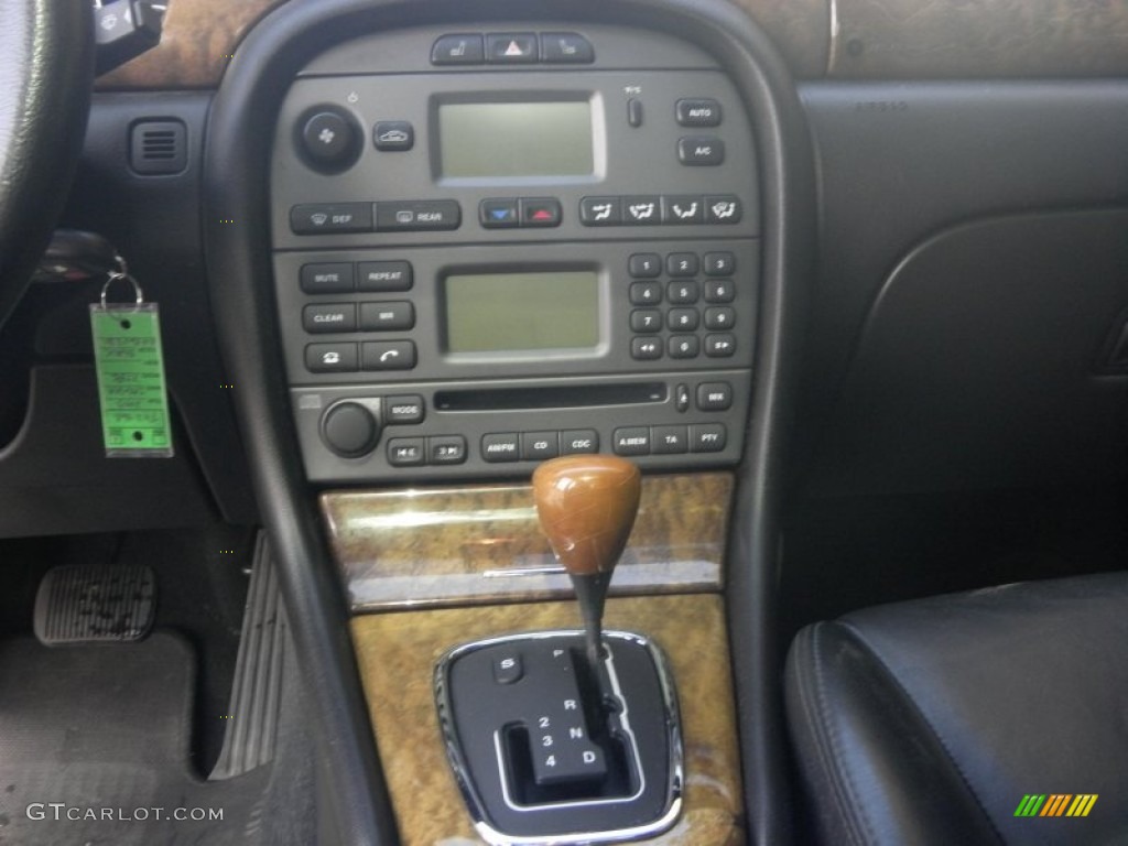 2005 Jaguar X-Type 3.0 Controls Photo #72311950