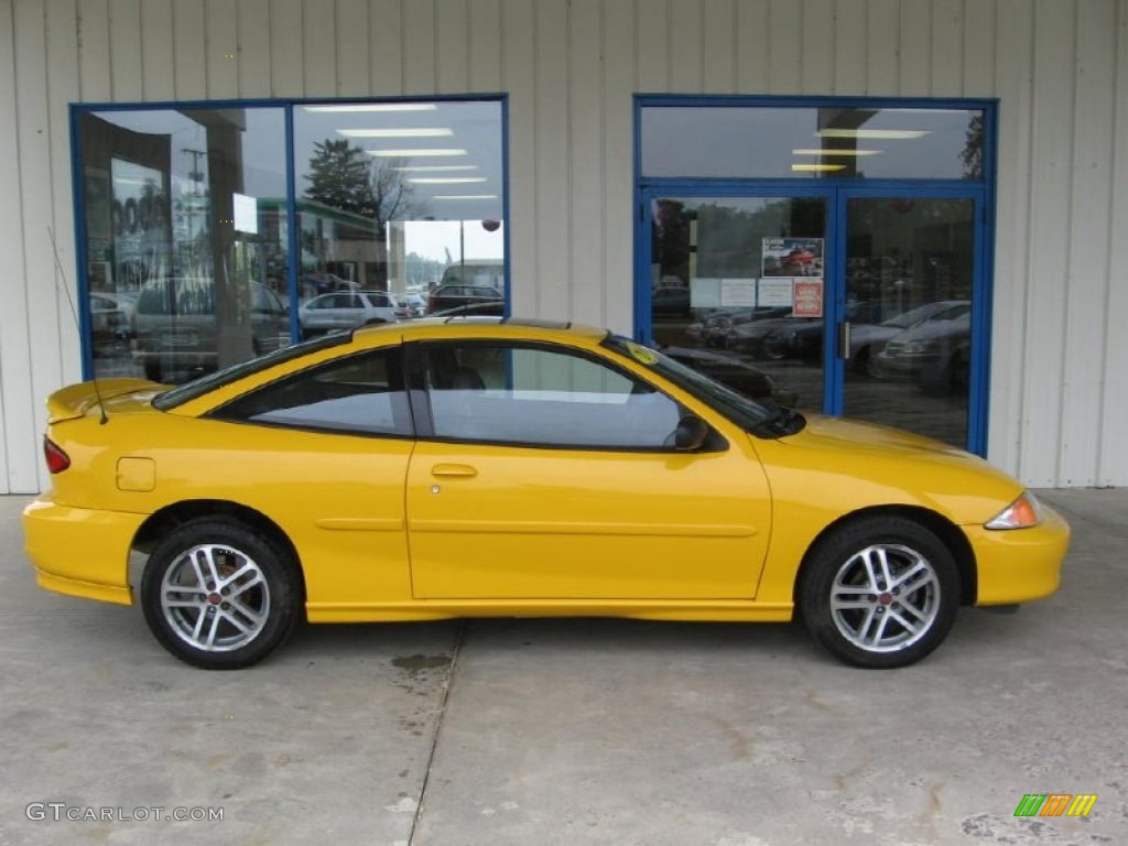 2002 Cavalier Coupe - Yellow / Graphite photo #2