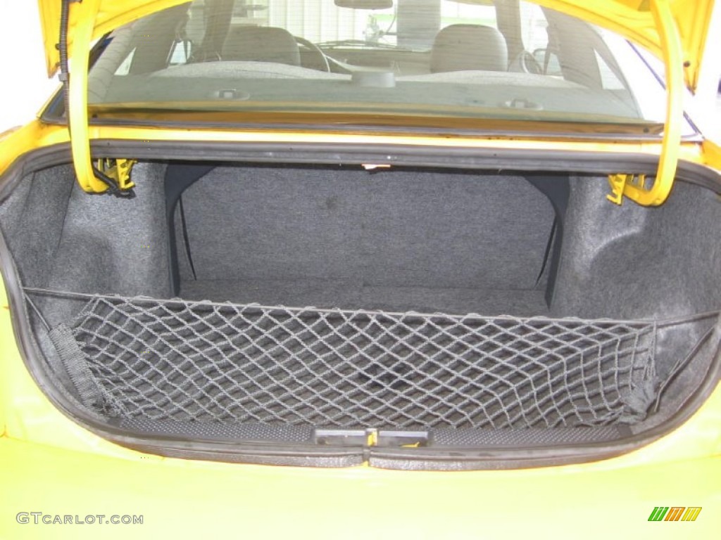 2002 Cavalier Coupe - Yellow / Graphite photo #7