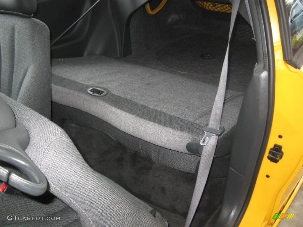 2002 Cavalier Coupe - Yellow / Graphite photo #10