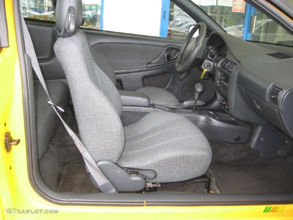 2002 Cavalier Coupe - Yellow / Graphite photo #16