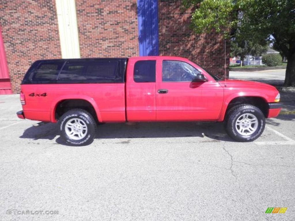 2004 Dakota Sport Club Cab 4x4 - Flame Red / Dark Slate Gray photo #2