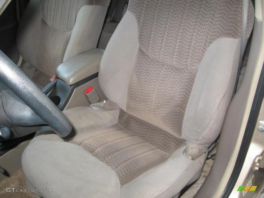 2005 Grand Am SE Sedan - Champagne Beige Metallic / Dark Taupe photo #11