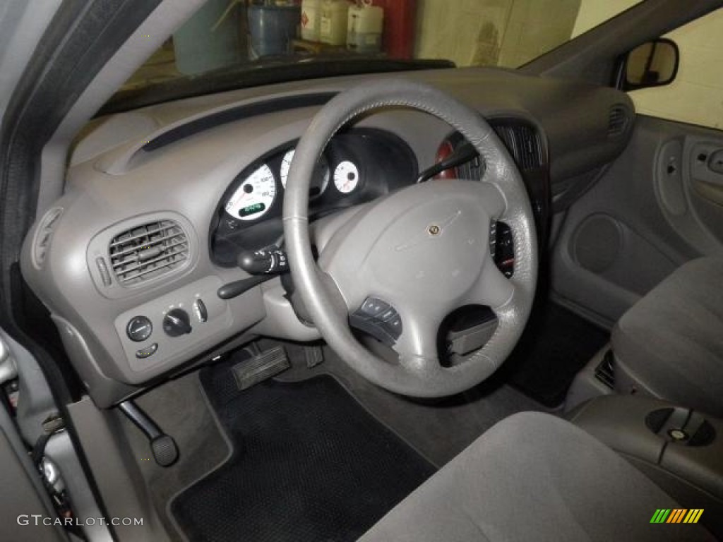 2003 Chrysler Town & Country EX Taupe Dashboard Photo #72314650