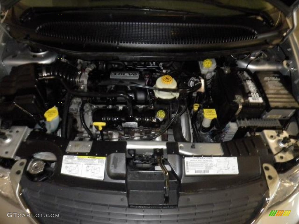 2003 Chrysler Town & Country EX 3.8L OHV 12V V6 Engine Photo #72314809