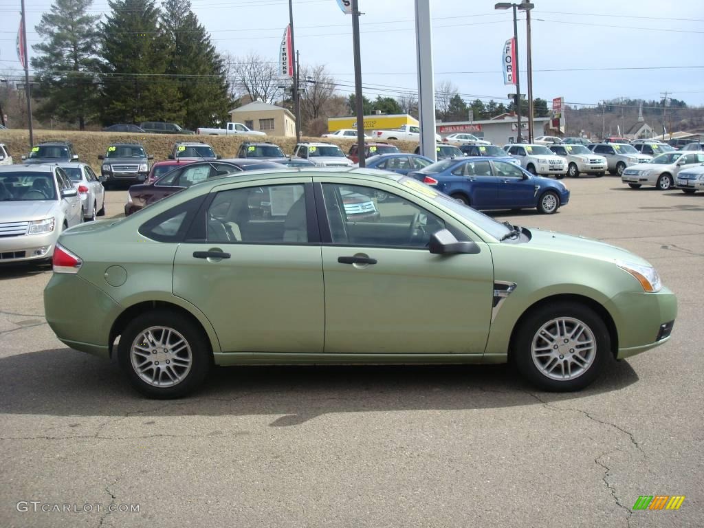 2008 Focus SE Sedan - Kiwi Green / Medium Stone photo #5