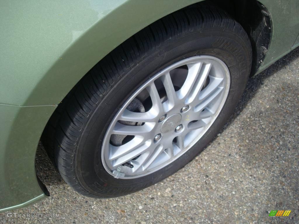 2008 Focus SE Sedan - Kiwi Green / Medium Stone photo #9