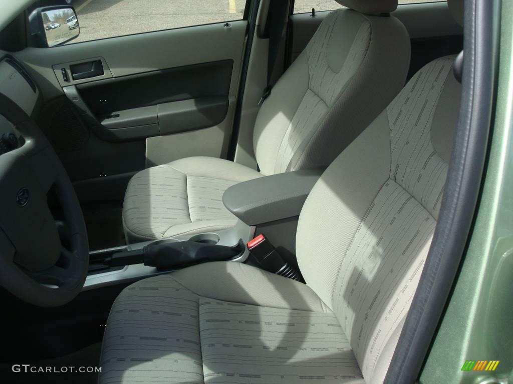 2008 Focus SE Sedan - Kiwi Green / Medium Stone photo #10