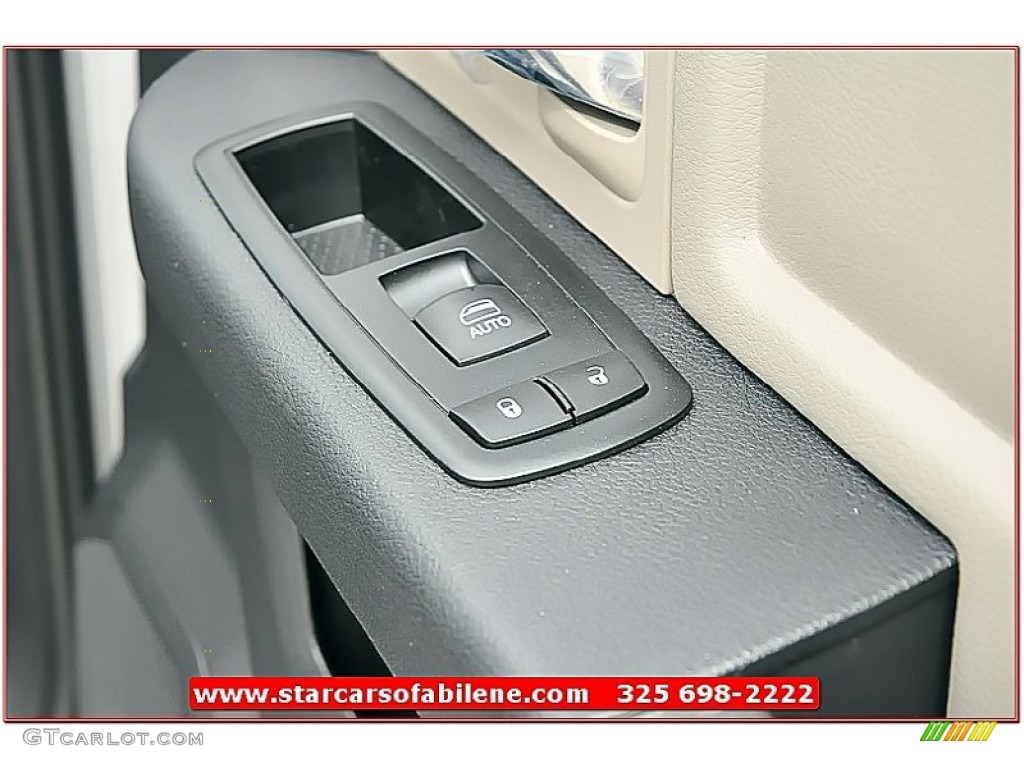 2012 Ram 1500 Lone Star Crew Cab - Bright Silver Metallic / Dark Slate Gray/Medium Graystone photo #25