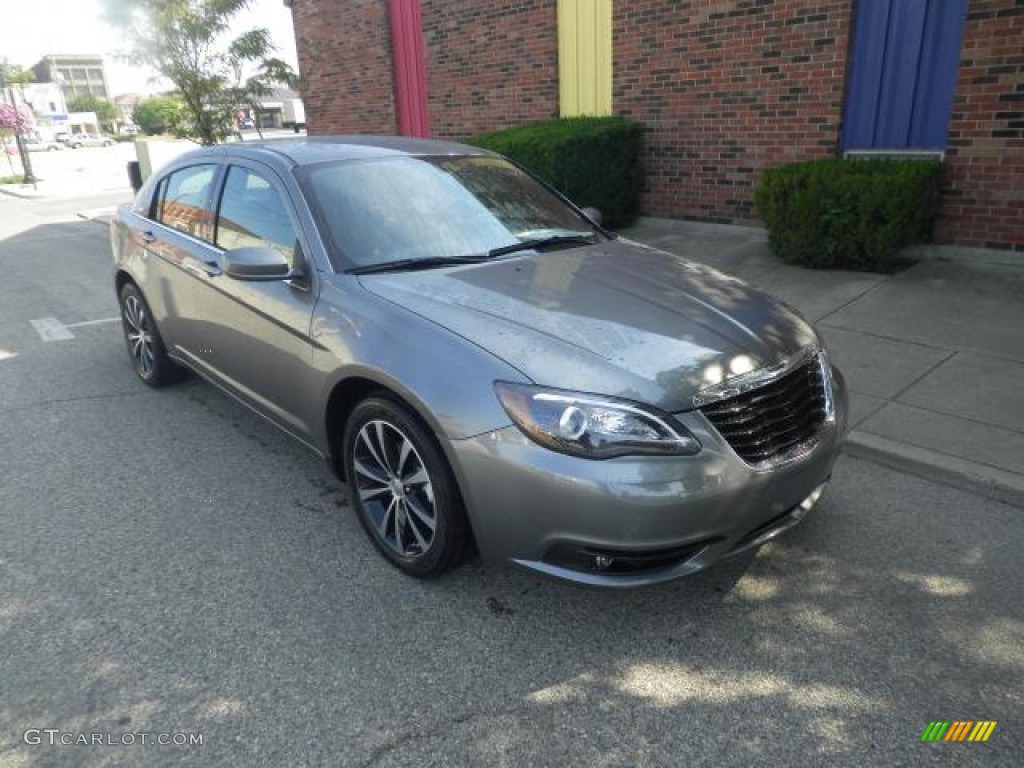 2013 Tungsten Metallic Chrysler 200 S Sedan 72246394