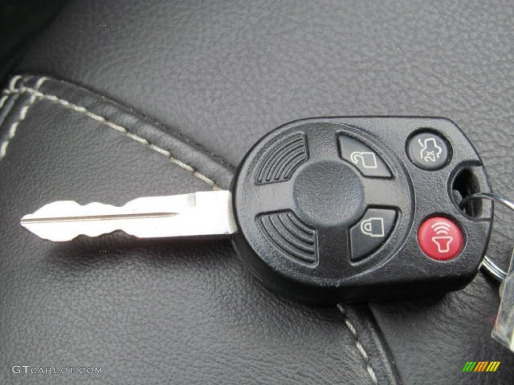 2011 Ford Taurus SEL Keys Photos
