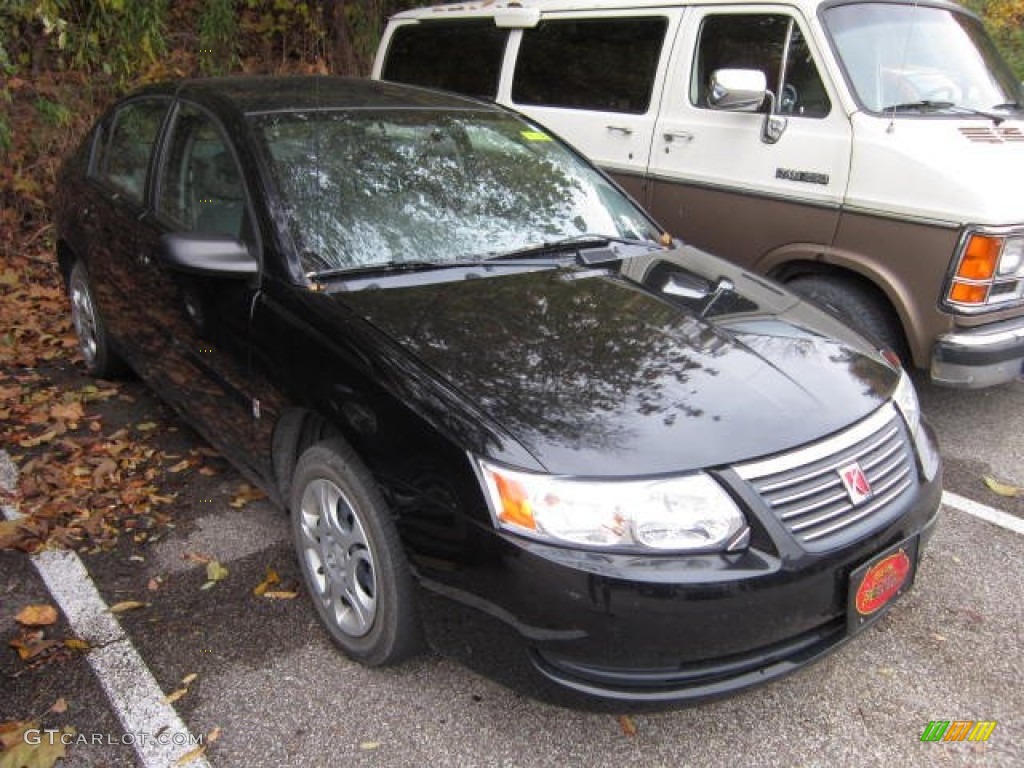 2005 ION 2 Sedan - Black Onyx / Gray photo #1