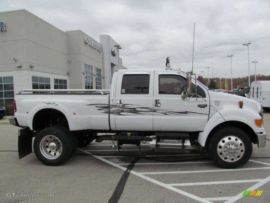 Oxford White 2008 Ford F650 Super Duty XLT Crew Cab Custom Passenger Exterior Photo #72321940