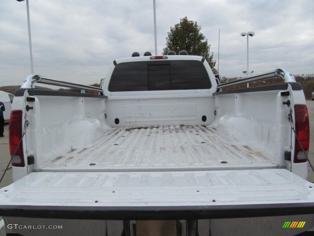 2008 F650 Super Duty XLT Crew Cab Custom Passenger - Oxford White / Medium Flint photo #10