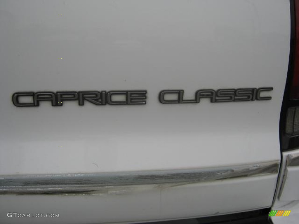 1995 Caprice Classic Wagon - Bright White / Light Gray photo #12