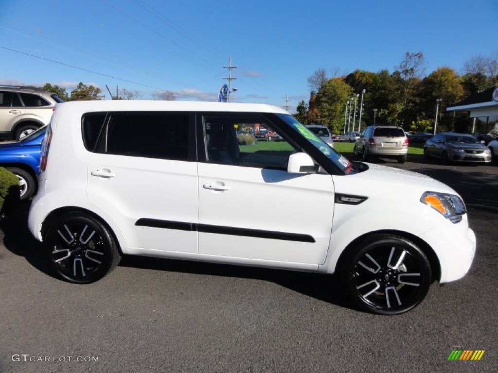 Clear White 2011 Kia Soul ! Exterior Photo #72323296