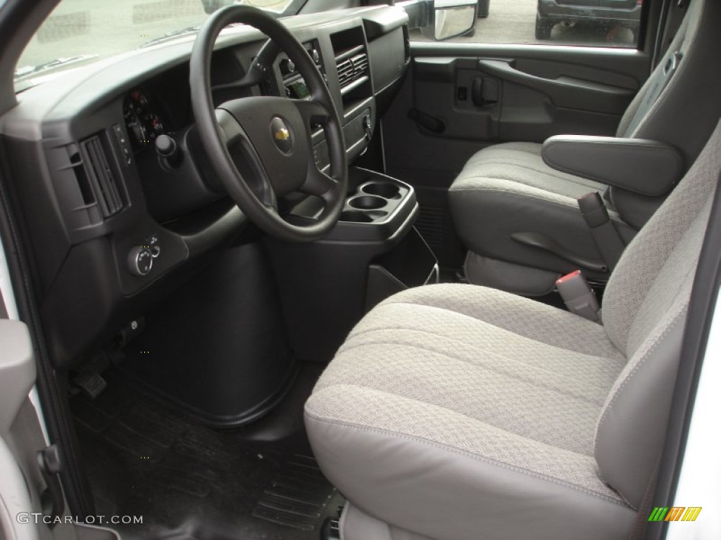 Medium Pewter Interior 2013 Chevrolet Express Cutaway 3500 Moving Van Photo #72323603