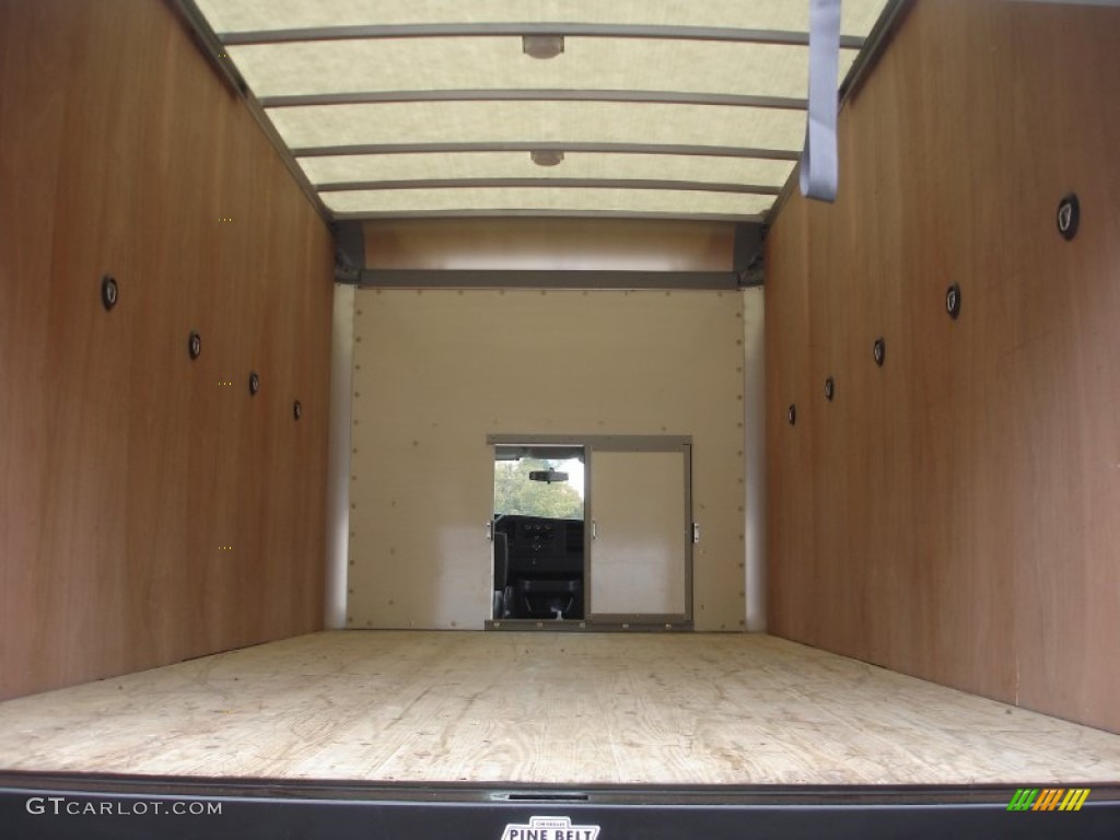 2013 Chevrolet Express Cutaway 3500 Moving Van Trunk Photo #72323655
