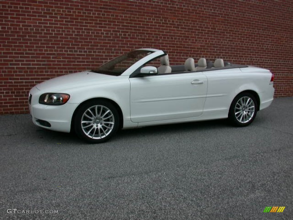 Ice White Volvo C70