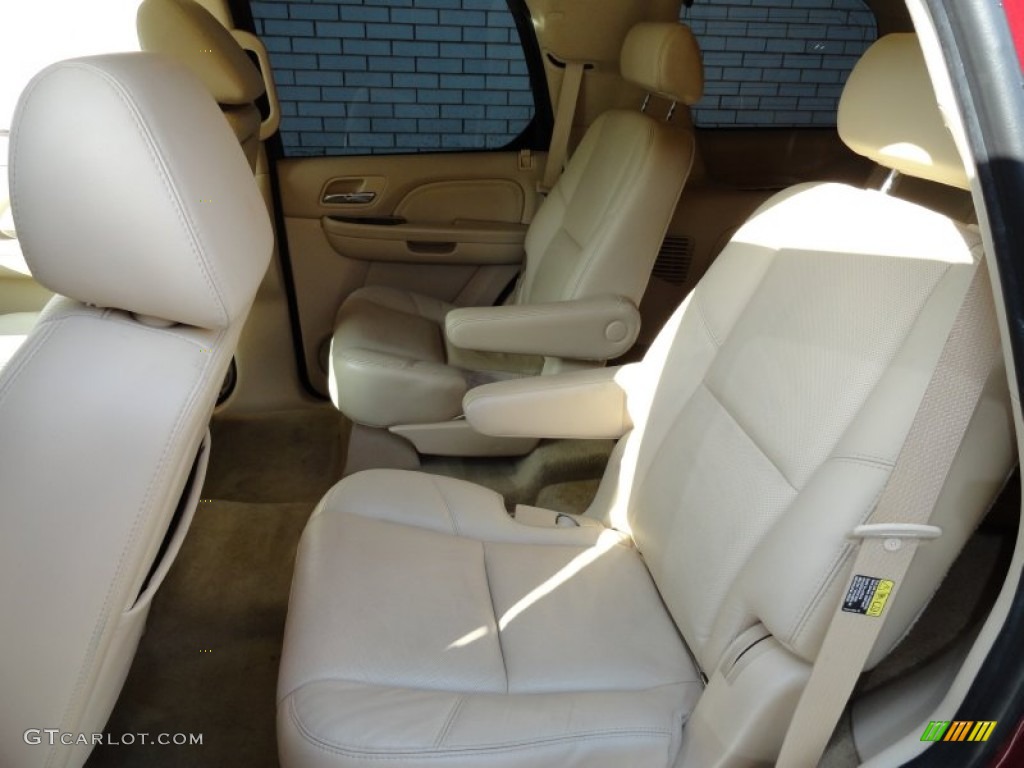 2007 Cadillac Escalade AWD Rear Seat Photo #72326051