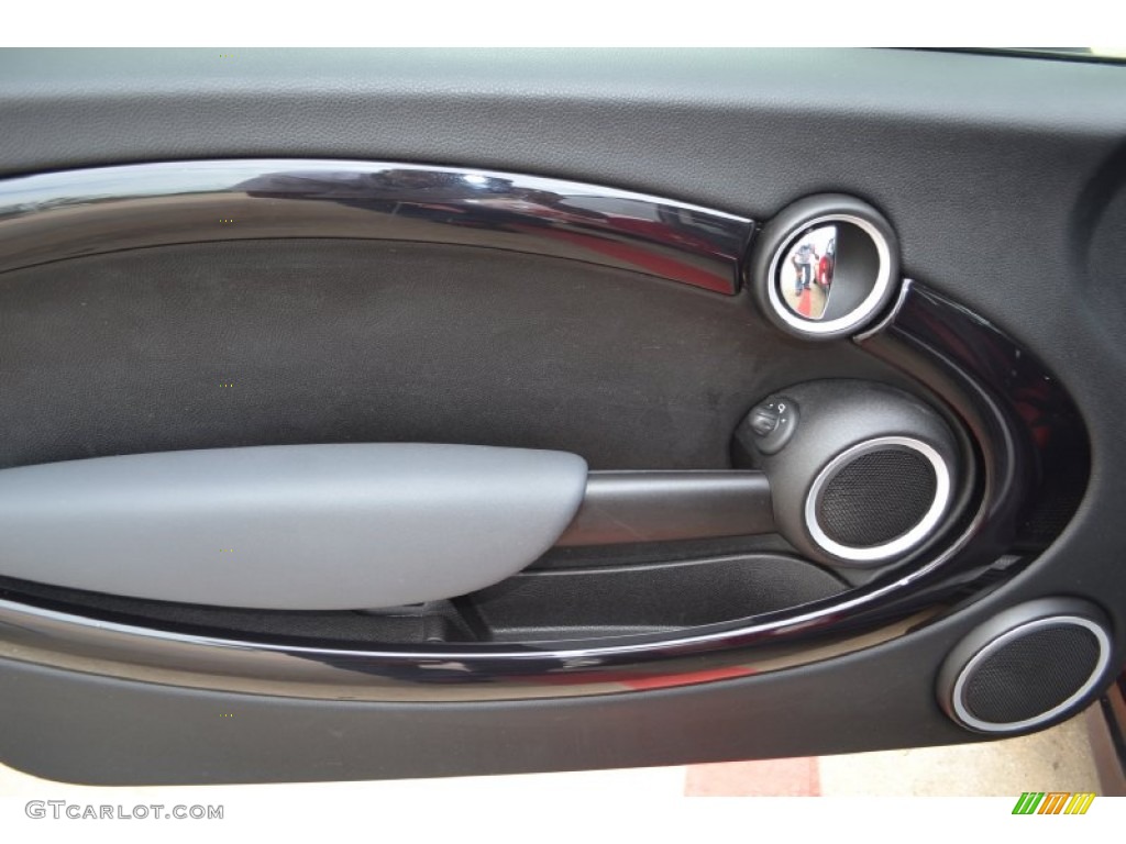 2007 Mini Cooper S Hardtop Rooster Red/Carbon Black Door Panel Photo #72330179