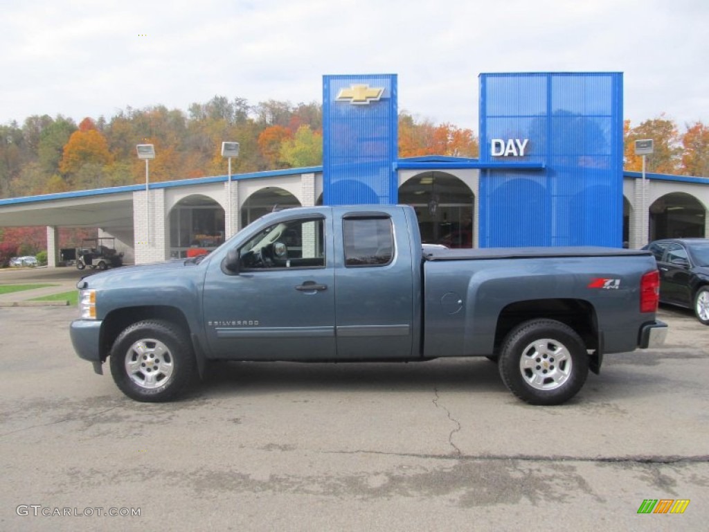 2009 Silverado 1500 LT Extended Cab 4x4 - Blue Granite Metallic / Ebony photo #2