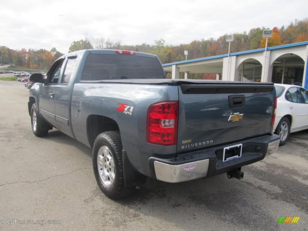 2009 Silverado 1500 LT Extended Cab 4x4 - Blue Granite Metallic / Ebony photo #4