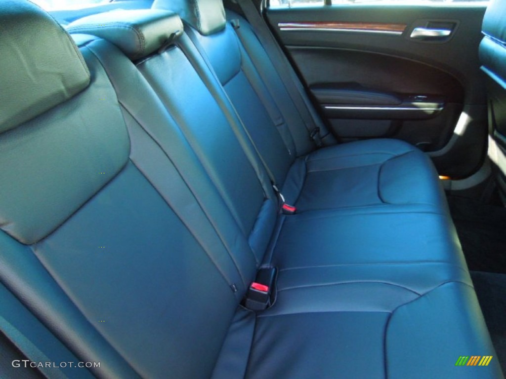 2012 300  - Bright Silver Metallic / Black photo #22