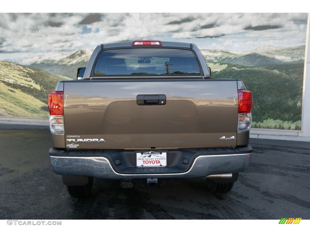 2013 Tundra CrewMax 4x4 - Pyrite Mica / Black photo #5