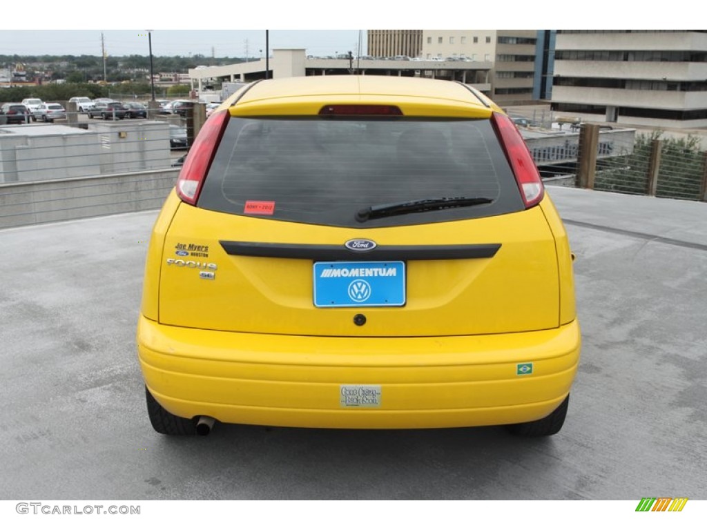 2007 Focus ZX5 SE Hatchback - Screaming Yellow / Charcoal/Light Flint photo #8