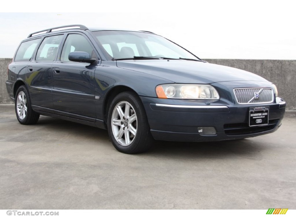 2005 Volvo V70 2.5T Exterior Photos