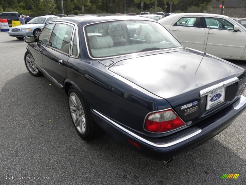 1998 XJ Vanden Plas - Sapphire Blue Metallic / Oatmeal photo #15