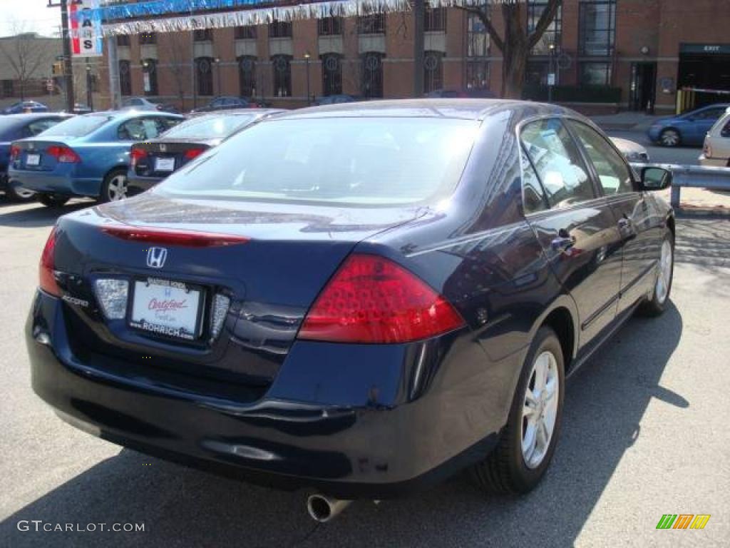 2006 Accord SE Sedan - Royal Blue Pearl / Gray photo #2