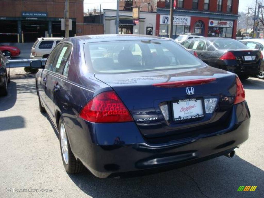 2006 Accord SE Sedan - Royal Blue Pearl / Gray photo #4