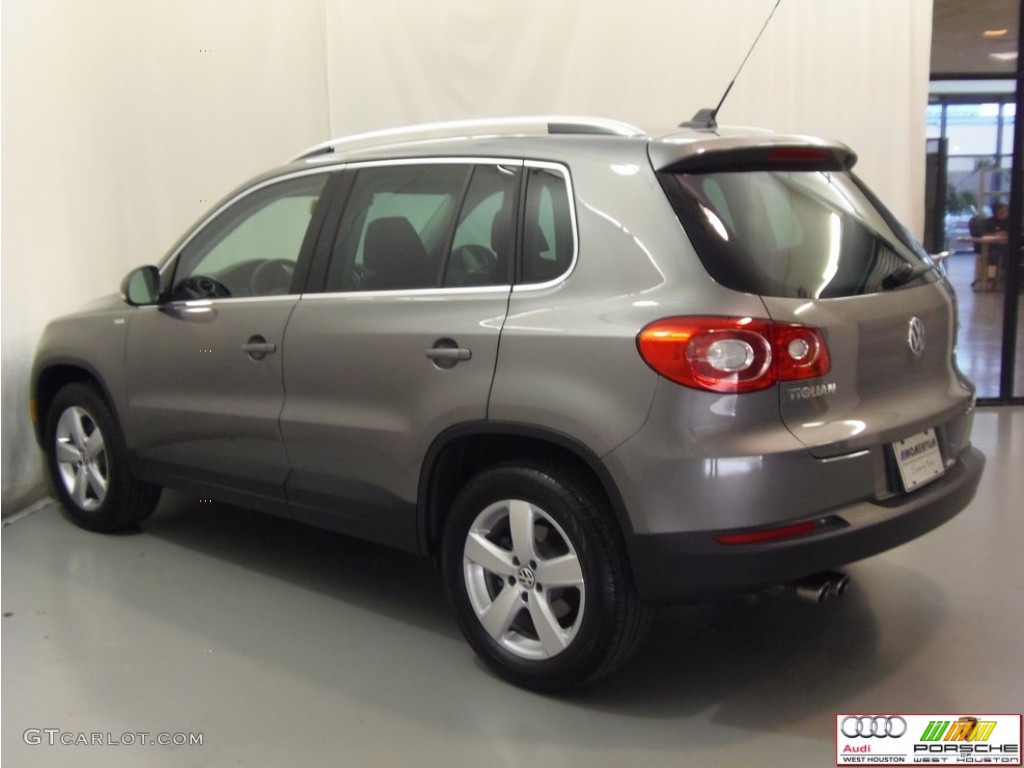 2010 Tiguan S - Alpine Grey Metallic / Charcoal photo #22