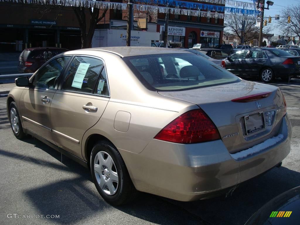 2006 Accord LX Sedan - Desert Mist Metallic / Ivory photo #4