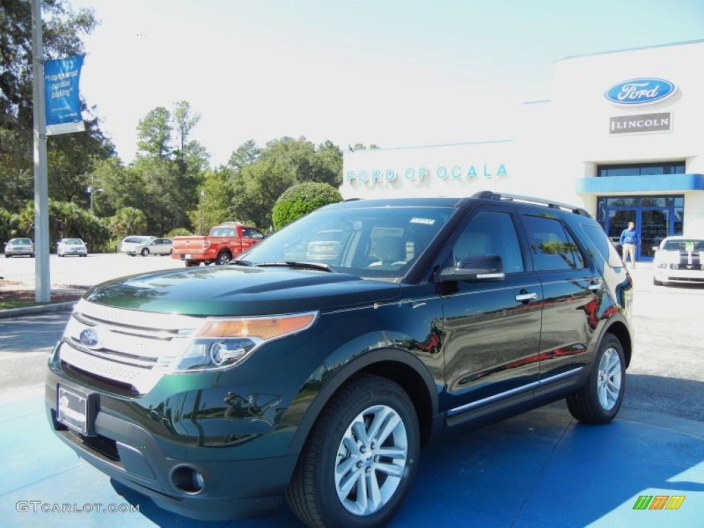 2013 Explorer XLT - Green Gem Metallic / Medium Light Stone photo #1