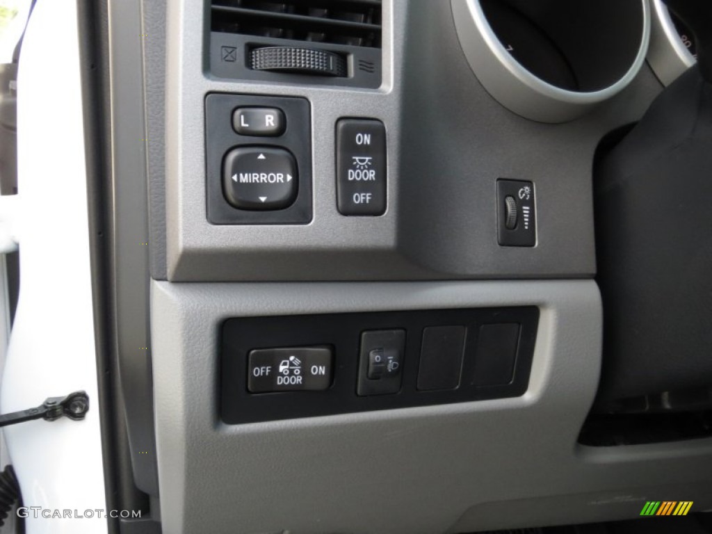 2013 Toyota Tundra TSS CrewMax Controls Photo #72350622