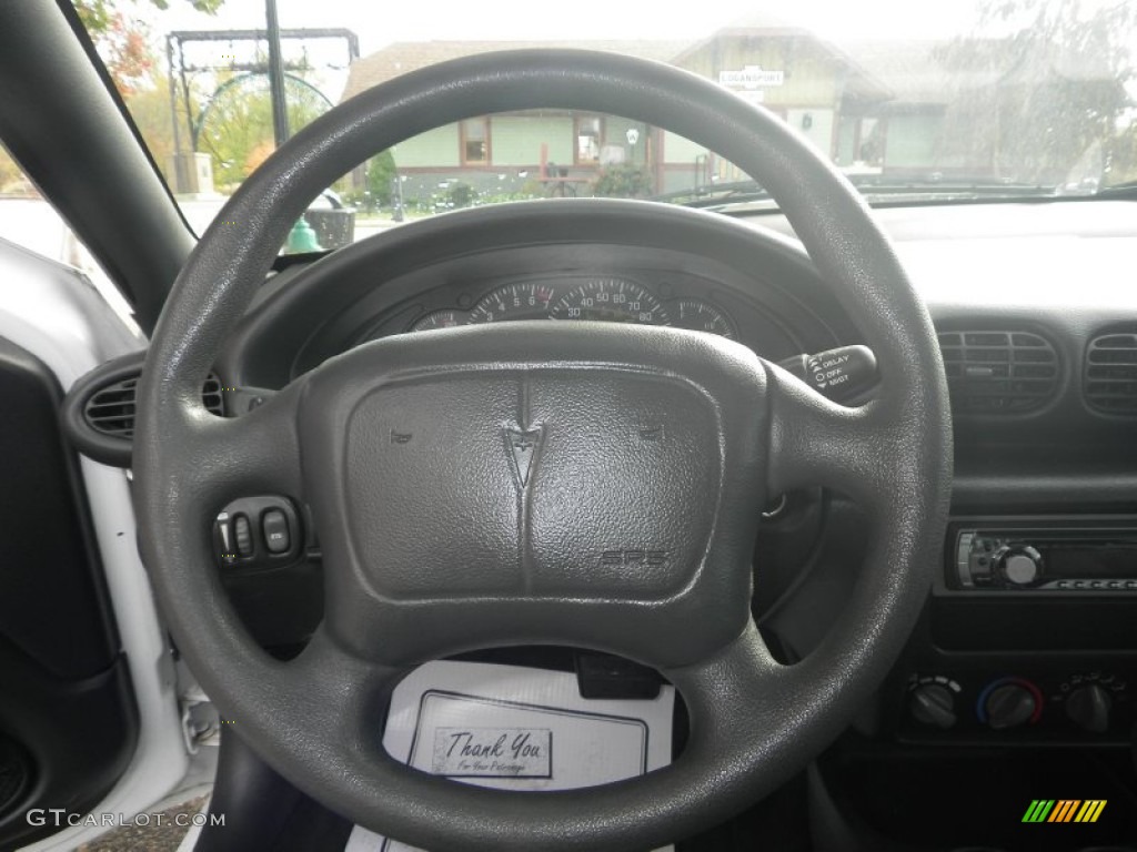 2002 Sunfire SE Coupe - Arctic White / Graphite photo #7