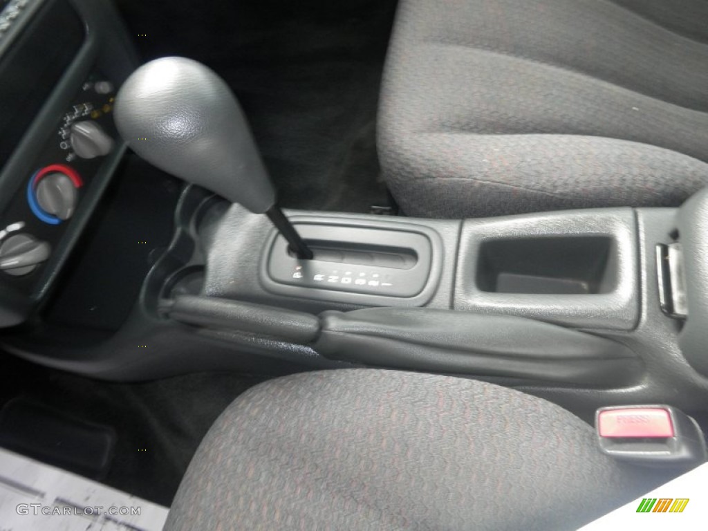 2002 Sunfire SE Coupe - Arctic White / Graphite photo #10