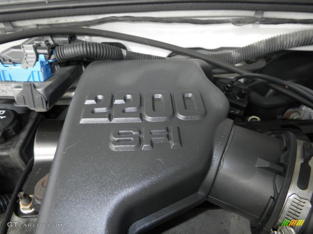 2002 Sunfire SE Coupe - Arctic White / Graphite photo #14