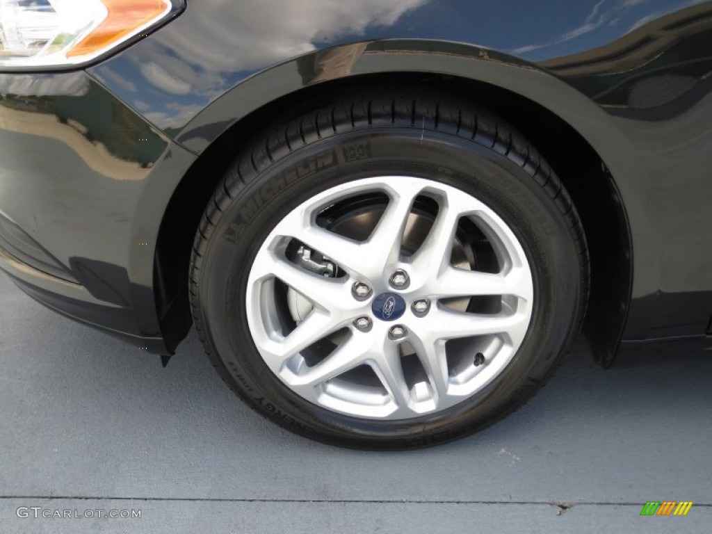 2013 Ford Fusion SE Wheel Photo #72352266